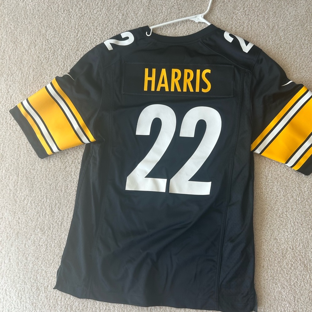 Men’s Medium Najee Harris jersey